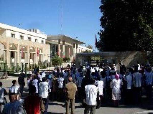 معطلو الفقيه بن صالح في اسبوع حافل بالمحطت التصعيدية المطالبة بالتوظيف المباشر في القطاع العام