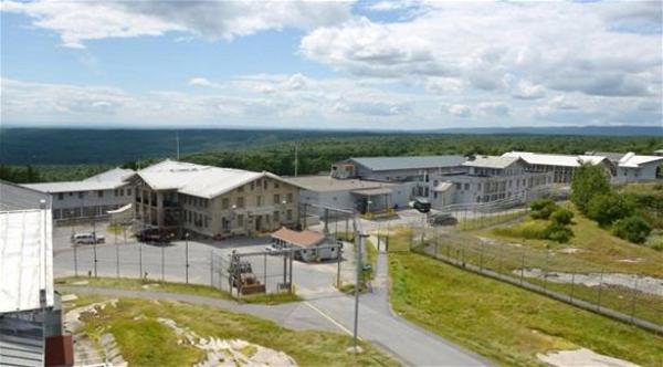  سجن سابق في نيويورك للبيع لانخفاض أعداد المساجين (نيويورك دايلي نيوز) 