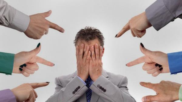 لماذا يشعر الإنسان بالخجل؟