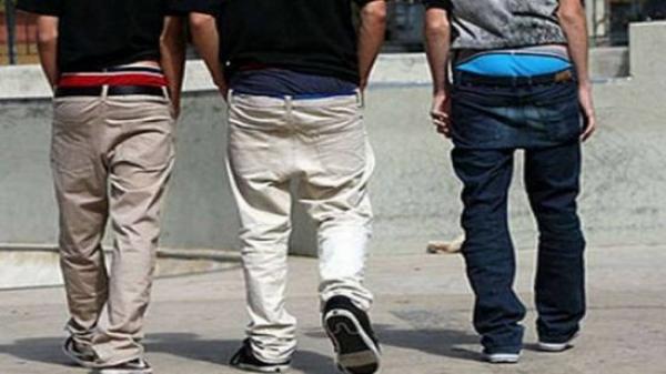 غرامة مالية لمن يرتدي سروالا " ذا خصر منخفض "