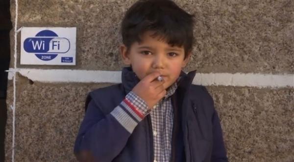 قرية برتغالية تشجع أطفالها على التدخين