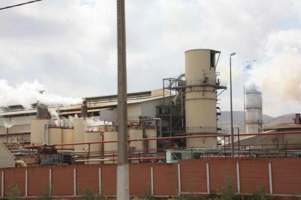 عاجل.. القوات العمومية تُفرق وقفة احتجاجية لعدد من الفلاحين والهيئات الحقوقية أمام معمل السكر