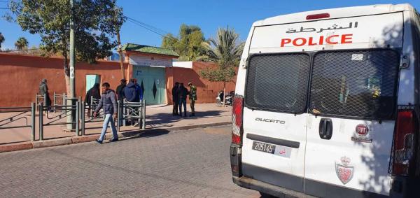 مراكش شارع المدارس:  خرق قانون السير قاعدة وتحرك السلطات المعنية استثناء.