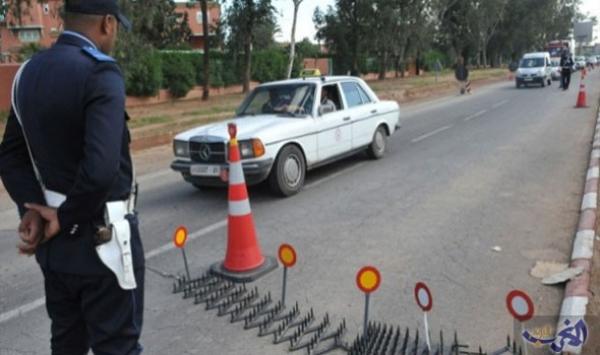 حصري...شخص يدعي أنه "بوليسي" يبتز أصحاب الطكسيات الصغيرة ونقابتهم تدخل على الخط