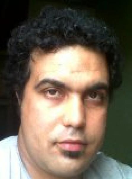 أعرض عن عصيد