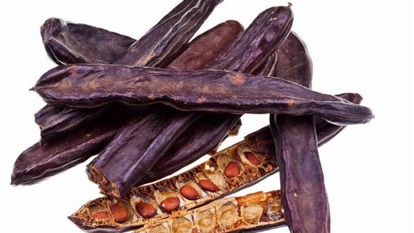 اعتقال عصابة متخصصة في سرقة فاكهة الخروب وحجز أزيد من طن داخل سيارة التهريب