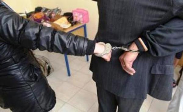 اعتقال الأستاذ الخمسيني المتهم بالتحرش بتلميذاته وبمحاولة اغتصاب احداهن بمدرسة بتارودانت