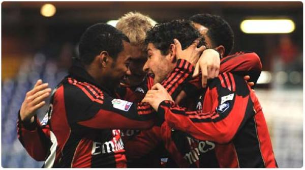 باتو يقود ميلان إلى نصف نهائي الكأس