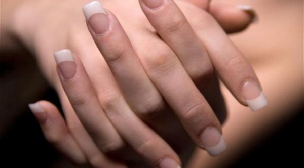 8 علاجات منزلية لهشاشة الأظافر