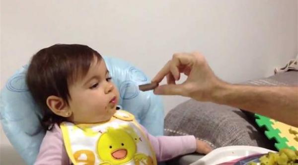 متى يمكن تقديم الشوكولا للطفل الصغير؟