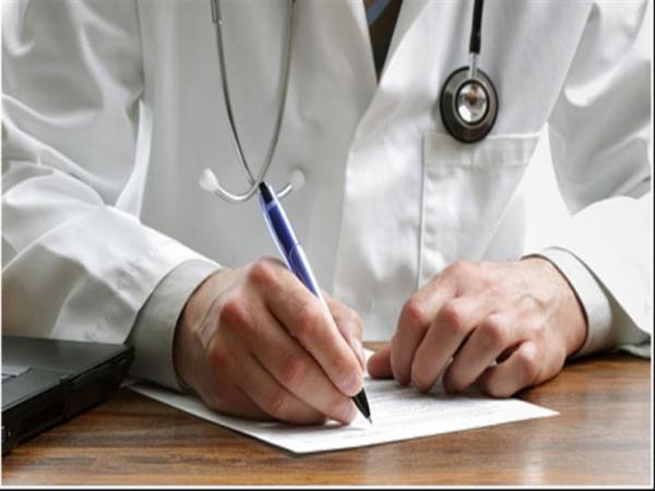 مصر.. تحقيق عاجل مع طبيب كتب أغرب "وصفة طبية" في العالم (صورة)