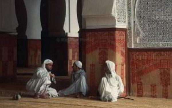 وزارة الداخلية تدخل على الخط في تعيين مؤذني المساجد بالمغرب