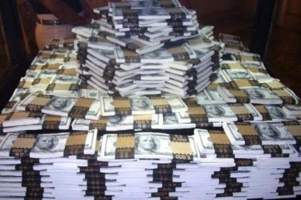 تقرير "لوموند" : كيف تمول العراق و إيران و الإمارات نظام دمشق؟