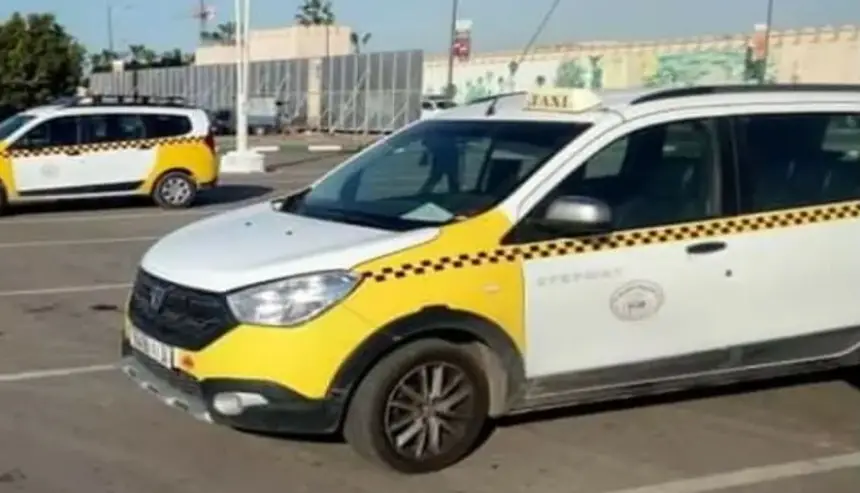 بسبب "تفضيل الأجانب" على المغاربة.. عمالة أكادير تسحب رخص الثقة من 7 سائقي سيارات أجرة