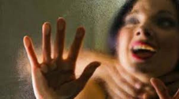 مصيبة هادي .. ستيني يتحرش جنسيا بزوجة ابنه و هذا مصيره