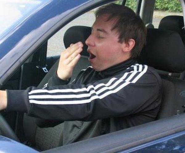 37 في المائة من السائقين بالمغرب ينامون نهارا وهم يسوقون عرباتهم