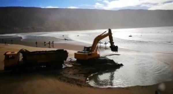 حقيقة "نهب وسرقة رمال شاطئ إمسوان" شمال مدينة أكادير