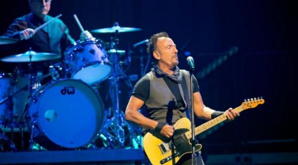 بروس سبرينغستين: ترامب "مصدر احراج" لأمريكا