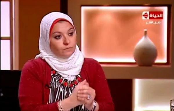 متصلة تشتكي على الهواء: "زوجي شاذ جنسيا منذ 10 سنوات ويقيم علاقات مع رجال