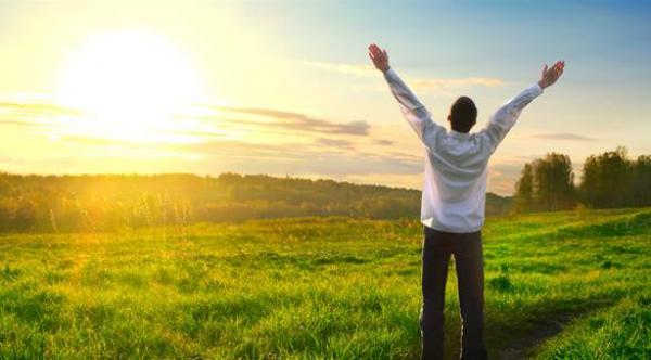 الشعور بالسعادة يغير رائحة العرق!