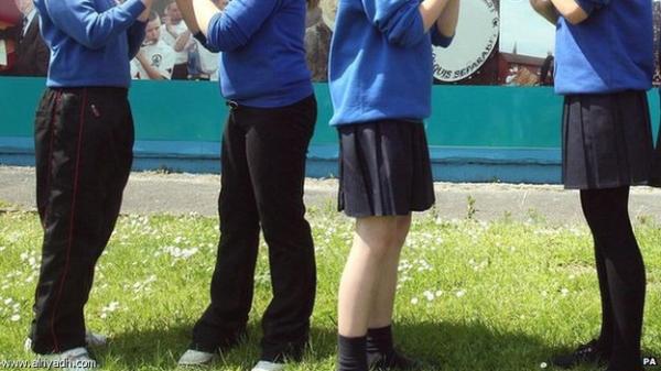 في الوقت الذي ينظم فيه البعض حملات تضامنية، مؤسسة إنجليزية تمنع طالباتها من ارتداء "الصايا"