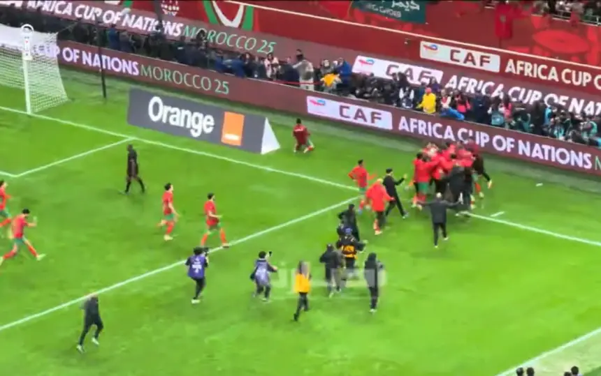 فرحة هيستيرية للاعبي الفريق الوطني بعد التأهل الصعب إلى نهائي كأس إفريقيا