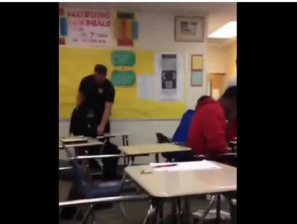 بالفيديو: شرطي أمريكي يعتدي بالضرب على تلميذة ويطرحها أرضاً