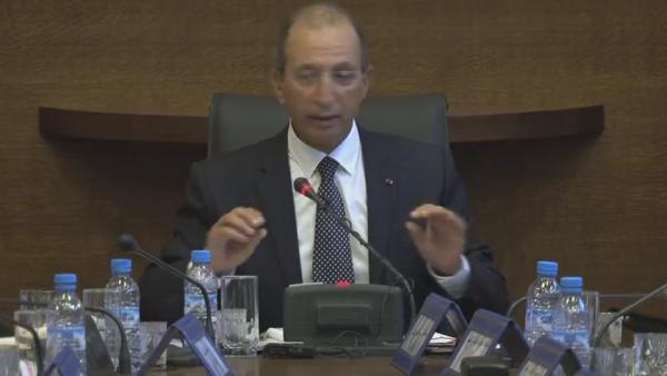 حصاد: التربية الوطنية "مريضة" .. زرت أقساما بها 65 تلميذا يجلسون على "الحديد"