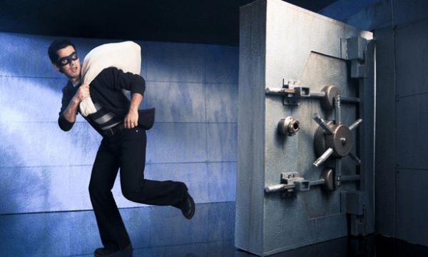 الاستيلاء على 200 درهم فقط بعد اقتحام  مؤسسة بنكية بمراكش من أجل السرقة