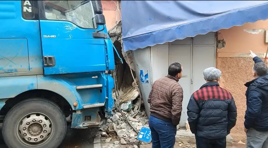 يا ربي السلامة.. رموك تقطع ليه لفران ودخل في أحد المنازل بحي لالة مريم بالدار البيضاء