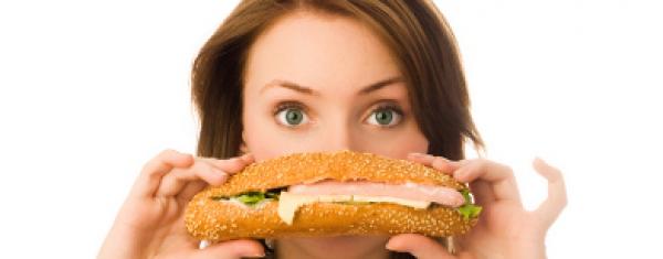 7 أسباب للشعور بالجوع بعد تناول الطعام