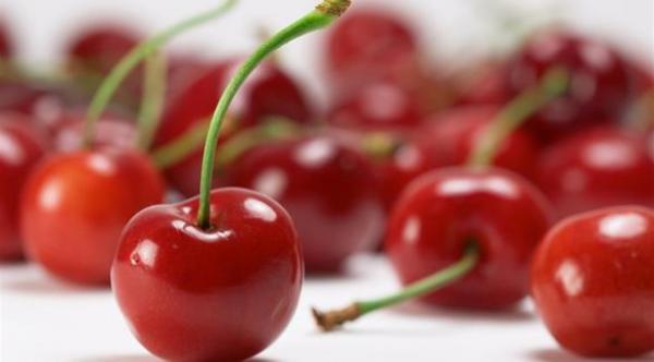 أطعمة ومشروبات تساعد الجسم على النوم المريح