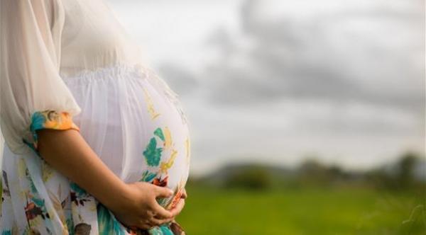 ما هو السن المثالي للإنجاب بالنسبة للمرأة؟