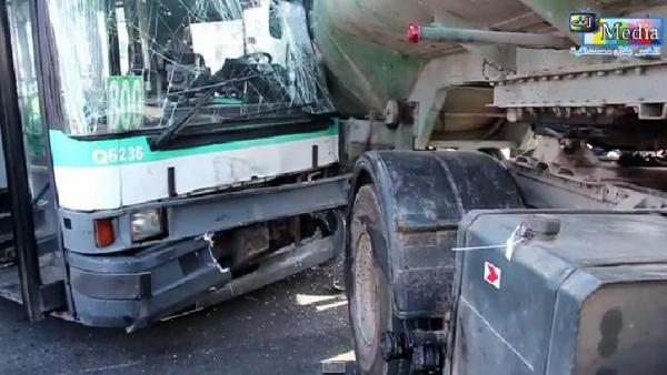 فاجعة طانطان كادت تتكرر .. حادث تصادم بين حافلة و شاحنة صهربج بعين حرودة (الفيديو)