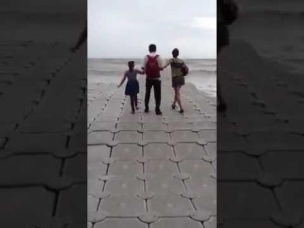 الصين تبني طريقا فوق البحر