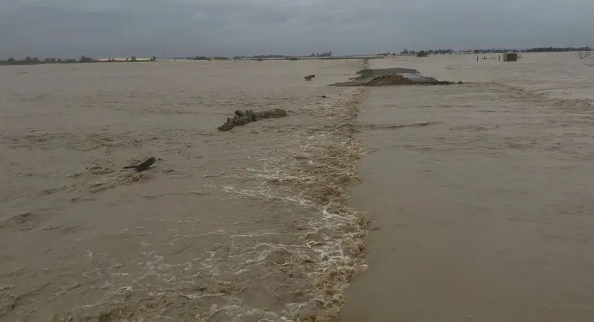 ارتفاع منسوب واد سبو يقطع طريق بين دار الگداري ومشرع بلقصيري