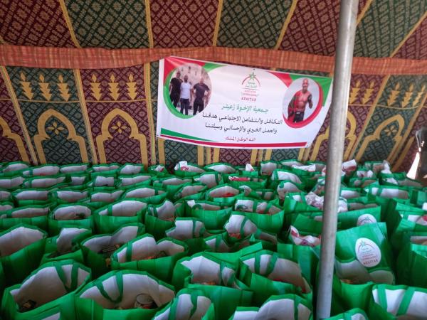 بالصور: القافلة الخيرية لـ"الإخوة زعيتر" تواصل شق طريقها لزرع البسمة على فئات تعاني الفقر والهشاشة