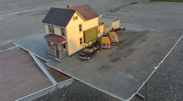 بالصور: لن تصدق كيف صنع رجل هذه المدينة