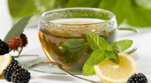 أطعمة تُنقي جسمك من السموم في رمضان