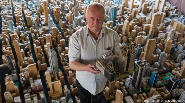 حاضرة كرتونية كبرى استغرق بناؤها ستة عقود