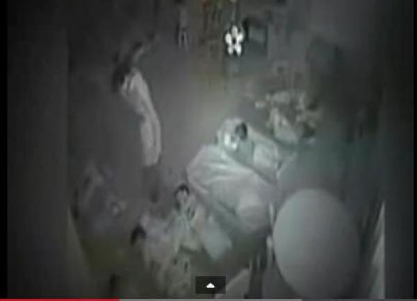 بالفيديو: كاميرا مراقبة تفضح كواليس حضانة أطفال