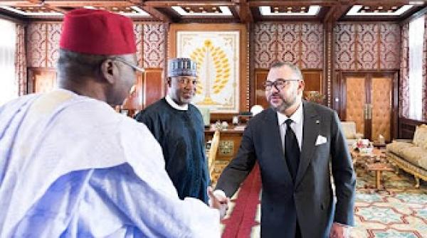 الملك يستقبل وزير الدولة في النقل بجمهورية نيجيريا