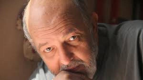 وفاة المخرج المصري الكبير محمد خان عن عمر يناهز 74 عاما