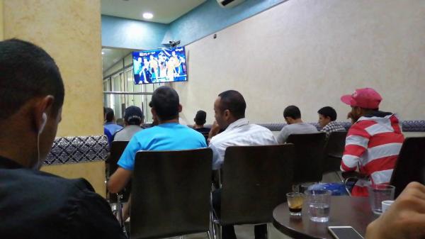 فرحة هيستيرية لمغاربة بعد تسجيل محرز هدفا قاتلا أهل المنتخب الجزائري إلى نهائي مصر 2019