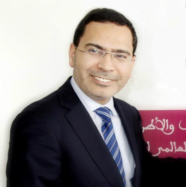 بالفيديو : مصطفى الخلفي يستغل " حرفته " الاولى في حملته الانتخابية  بمسقط رأسه