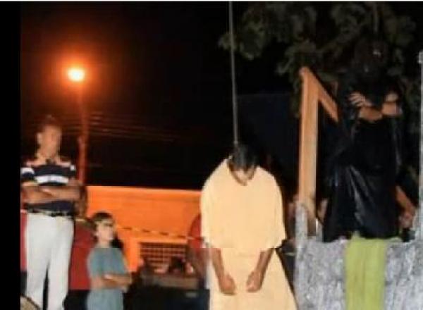 وفاة ممثل برازيلي شنق نفسه بالخطأ خلال تمثيله لمسرحية \'شغف المسيح\'