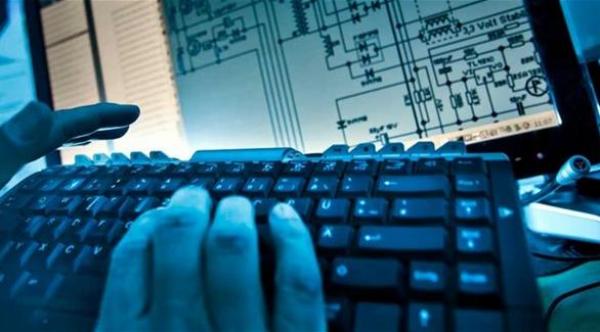 بريطانيا: مشروع قانون لسجن المزعجين على الإنترنت