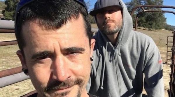 رجل يفارق عائلته بسبب حالة نفسية نادرة