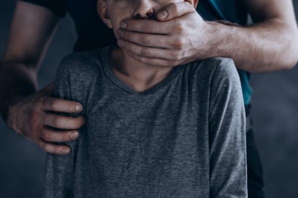 توقيف "كسال" هتك عرض قاصر نهار رمضان