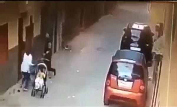 مرة أخرى: أم بمعية رضيعها تتعرض بلا رحمة لـ"الكريساج" تحت طائلة التهديد بالسلاح